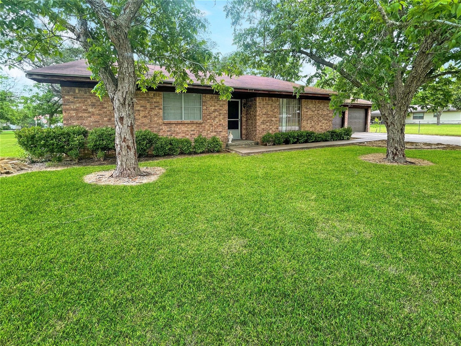 Real estate property located at 704 Pecan, Lavaca, Moulton, TX, US