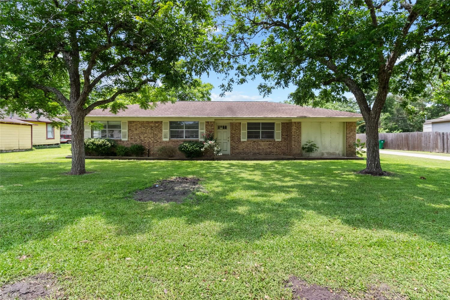 Real estate property located at 402 E Orange, Brazoria, S1310-Angleton, Angleton, TX, US