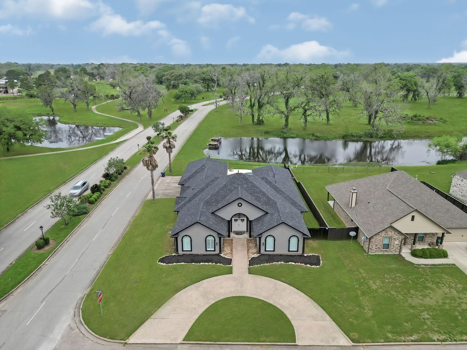 Real estate property located at 2299 Riverside, Brazoria, Columbia Lakes Sec 1-2-3-4-5, West Columbia, TX, US