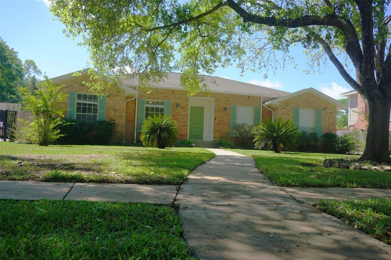 Real estate property located at 4222 Lake Grove, Harris, Clear Lake Forest Sec 05, Seabrook, TX, US