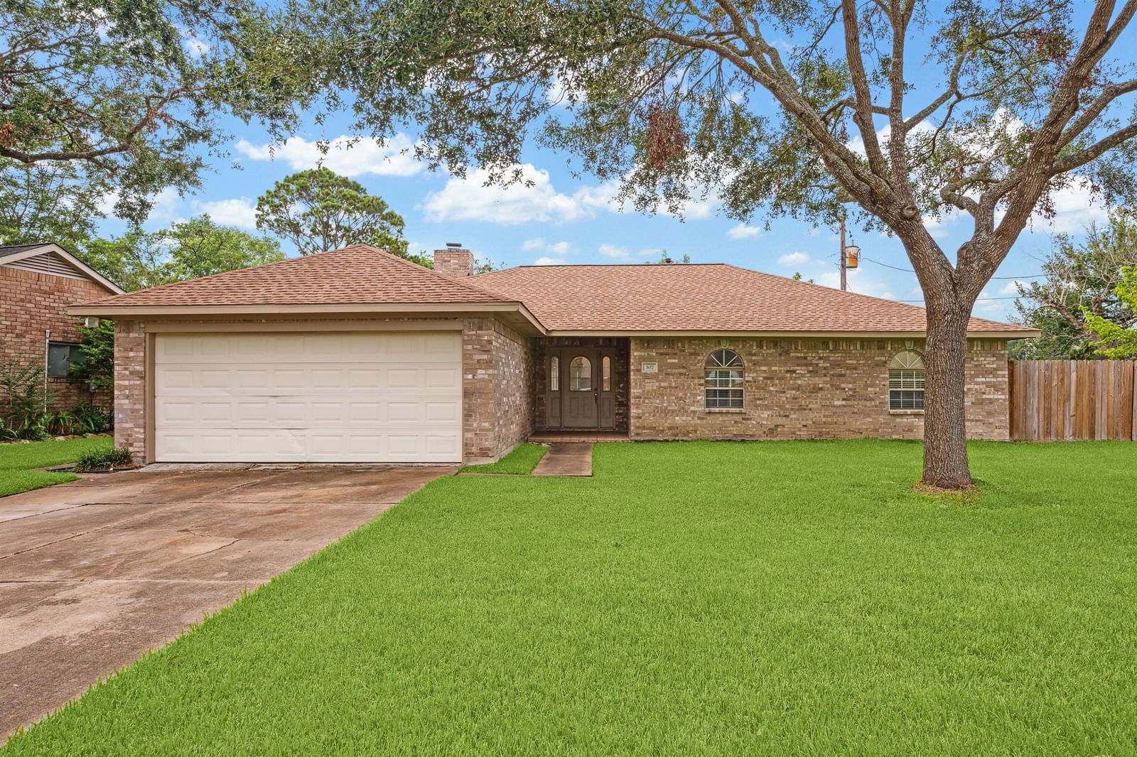 Real estate property located at 307 Dover, Galveston, Anna Alea Kingspark/Whitehall, Friendswood, TX, US