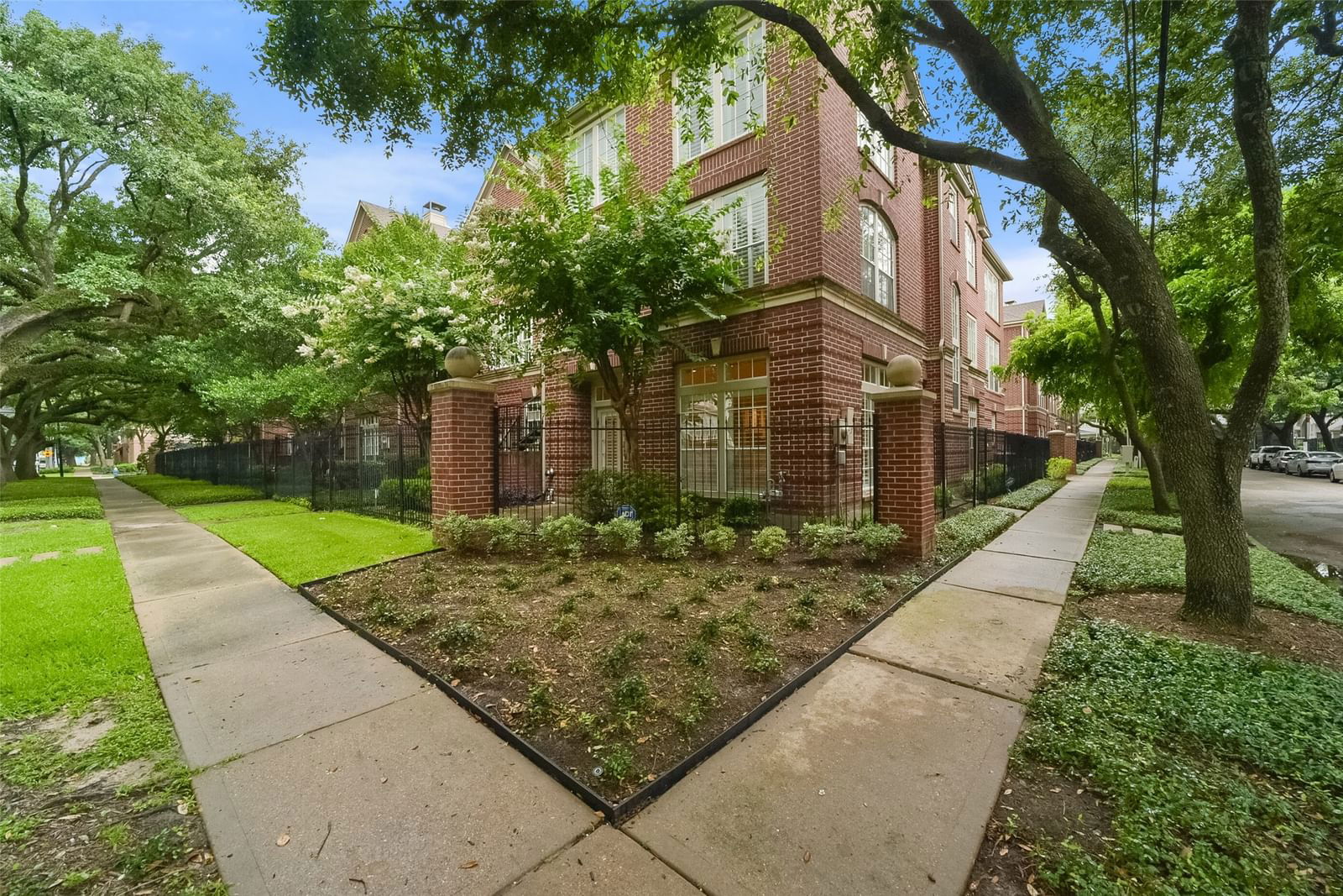 Real estate property located at 214 Bremond, Harris, Bremond Street T/H, Houston, TX, US