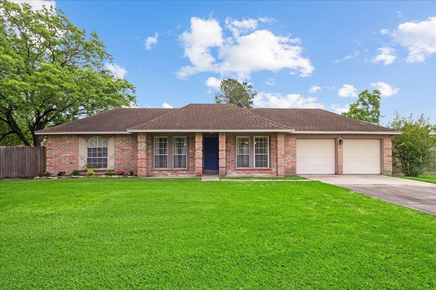 Real estate property located at 1118 Castlewood, Galveston, Wilderness Trails, Friendswood, TX, US