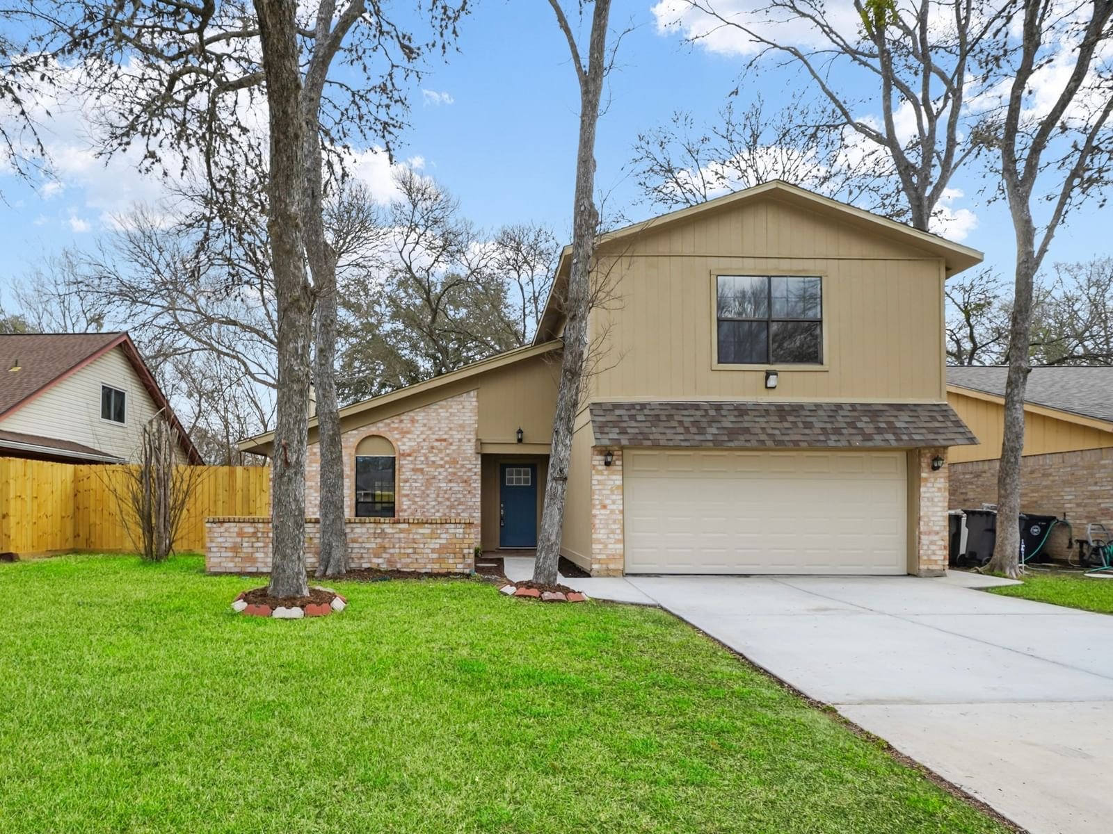 Real estate property located at 1238 Pinecroft, Fort Bend, Covington Woods Sec 2, Sugar Land, TX, US