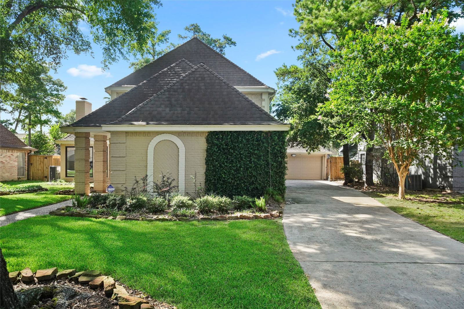 Real estate property located at 3606 Windbriar, Harris, Olde Oaks Sec 01, Houston, TX, US
