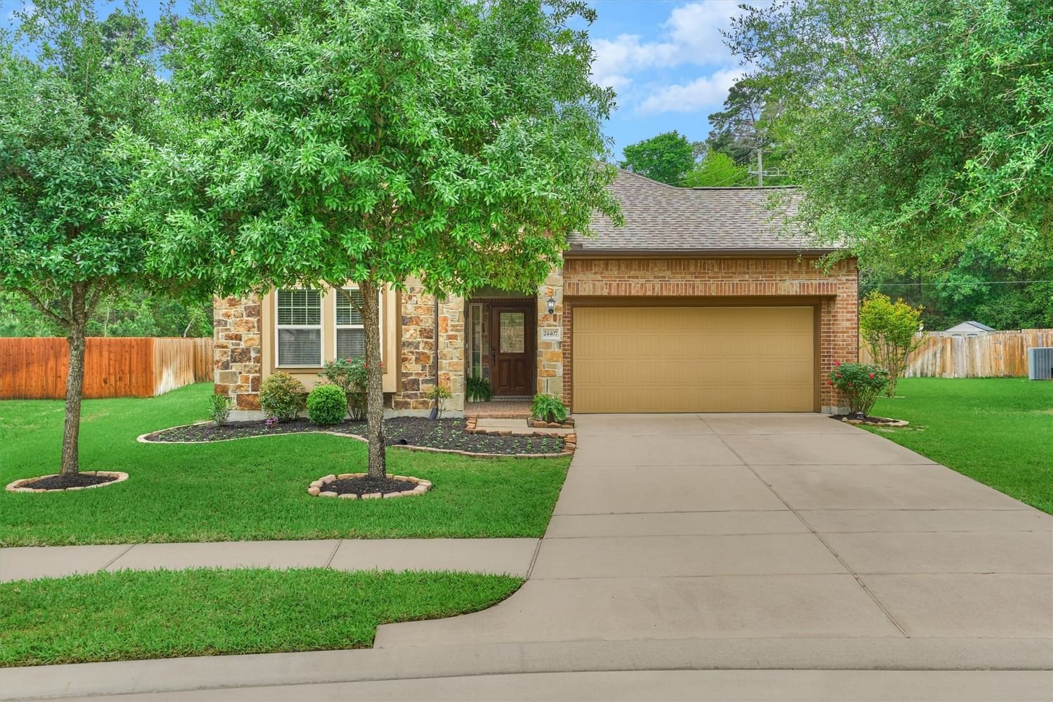 Real estate property located at 24407 Myrtle Creek, Harris, Wimbledon Falls, Tomball, TX, US