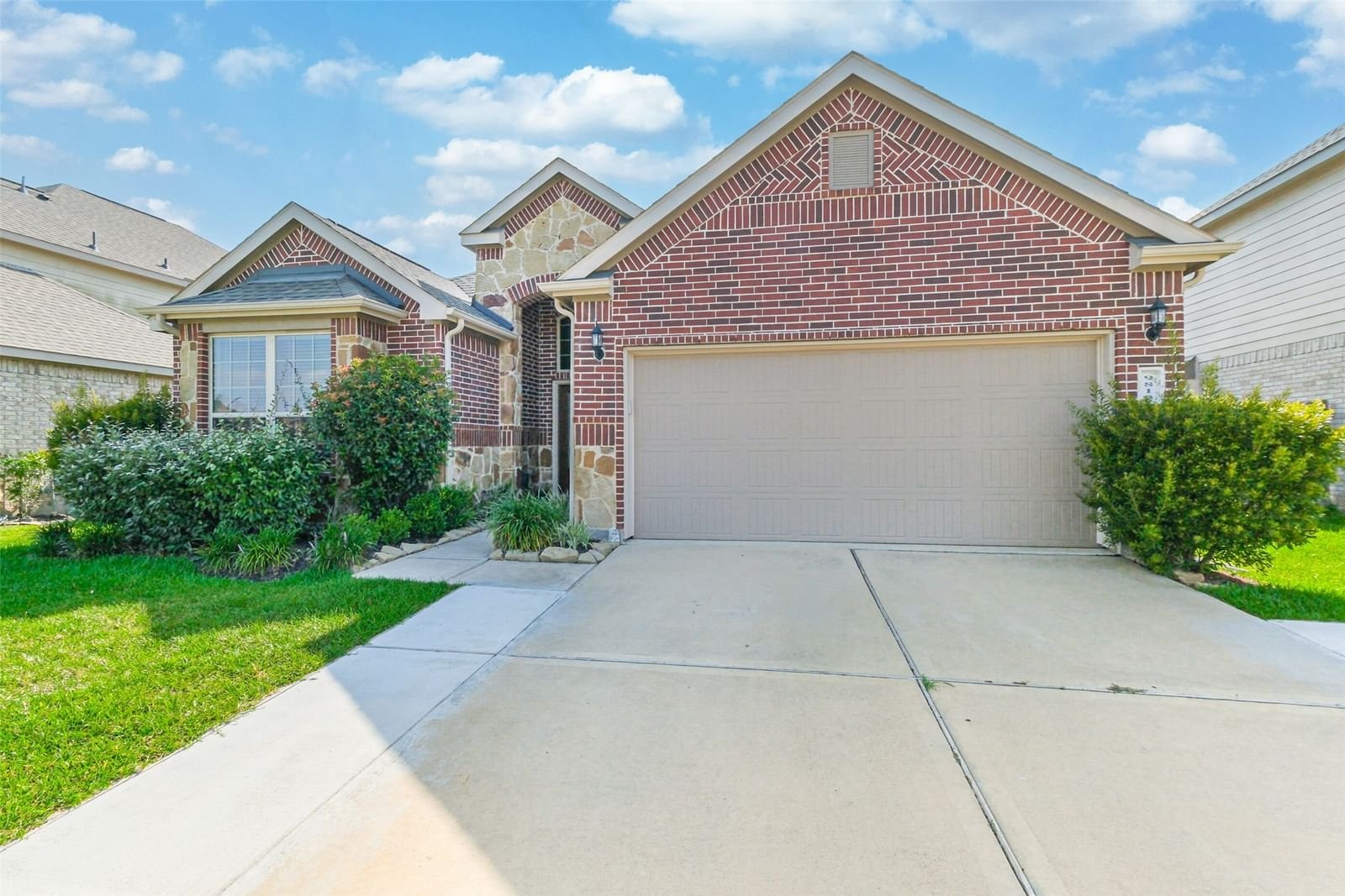 Real estate property located at 9810 Grayson Gardens, Fort Bend, Camellia Sec 1, Richmond, TX, US