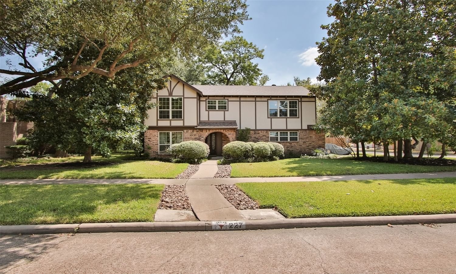 Real estate property located at 227 Ballantrae, Harris, Woodforest Sec 16, Houston, TX, US