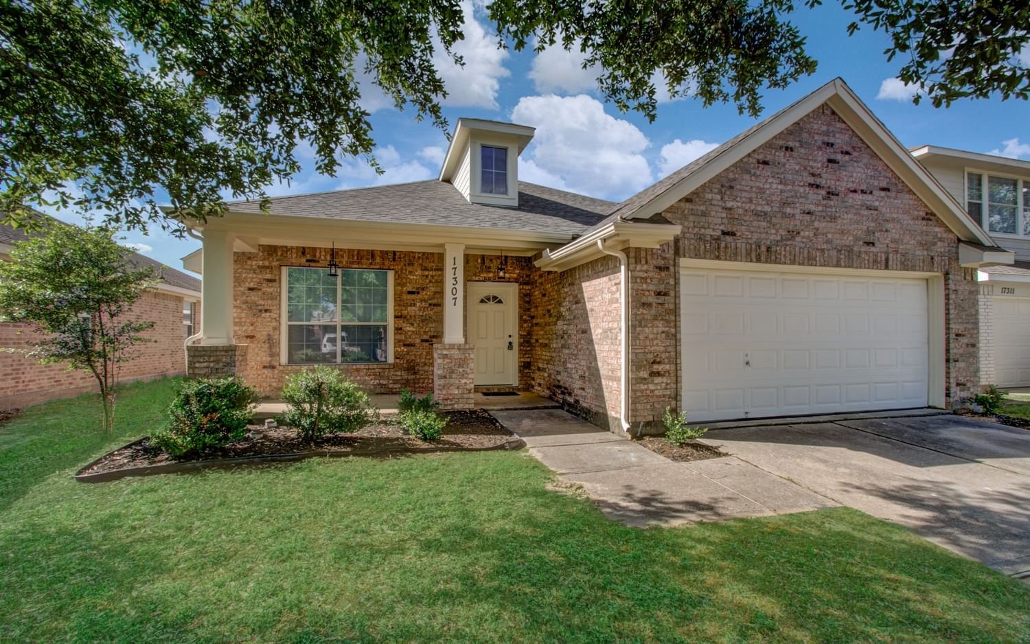 Real estate property located at 17307 Brookhollow Trace, Harris, Brookhollow Crossing 01 Amd, Houston, TX, US