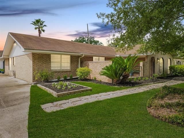 Real estate property located at 1165 Ivy Ln, Jefferson, Lafayette Park, Beaumont, TX, US