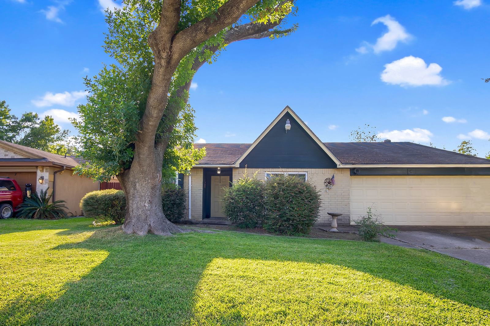 Real estate property located at 2016 Mocking Bird, Harris, M Eadowcrest Sec 01, La Porte, TX, US