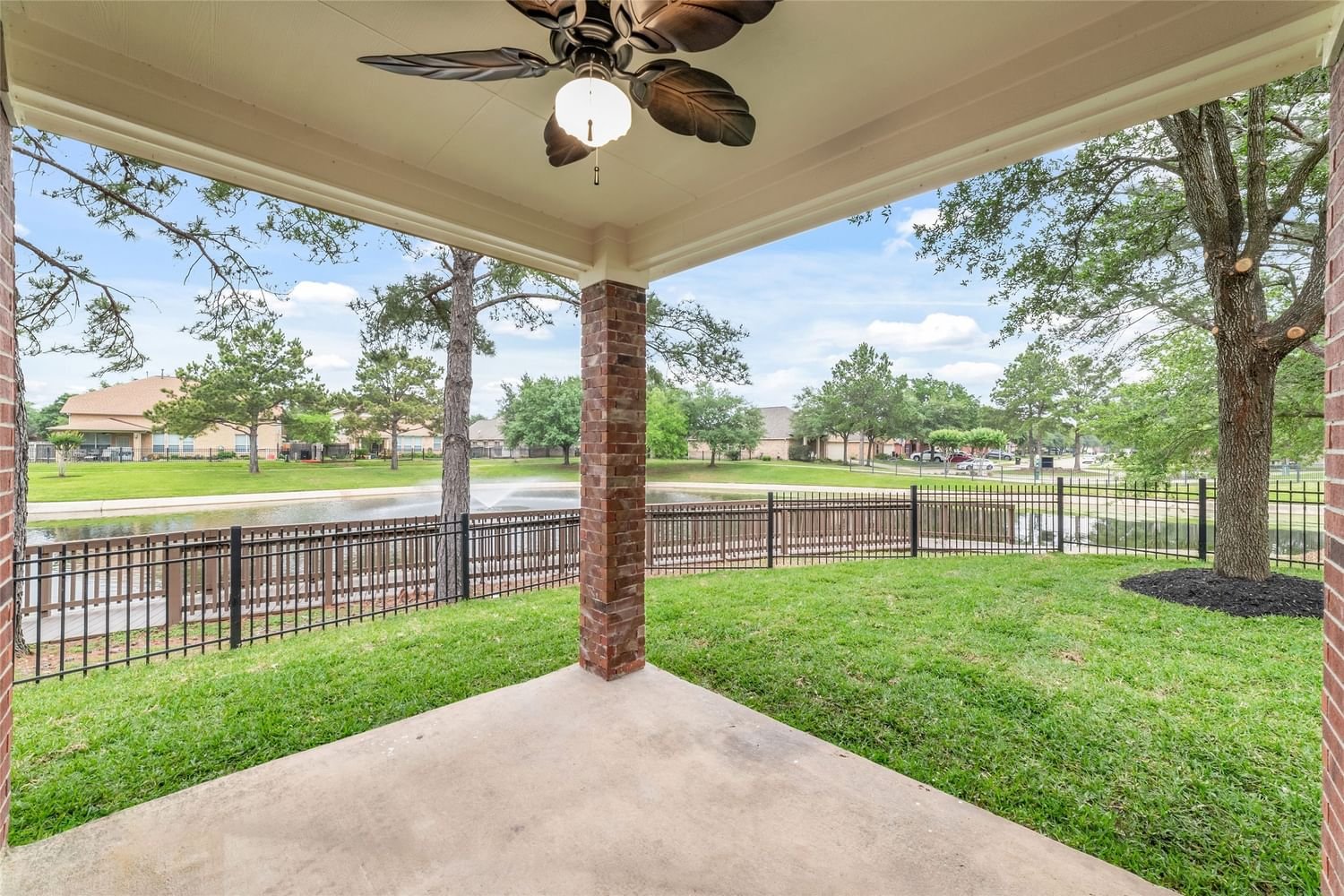 Real estate property located at 17726 Windsor Grove, Harris, Lakes Pine Forest Sec 02, Houston, TX, US