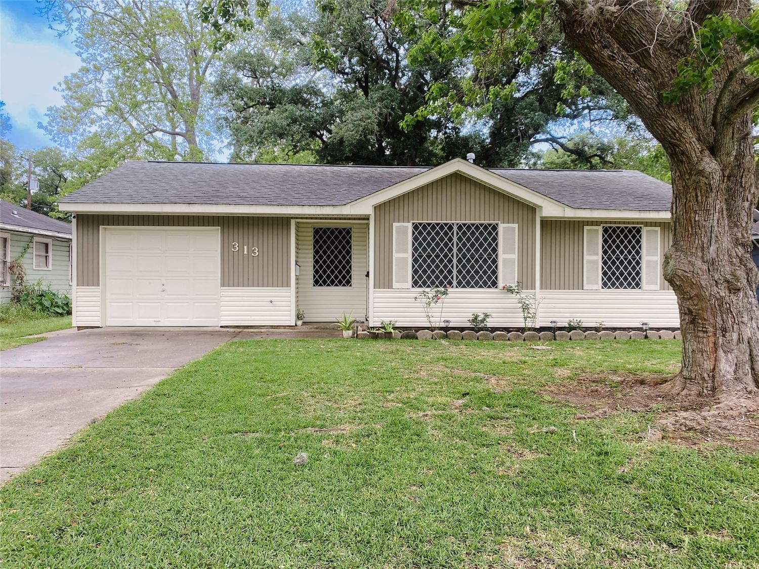 Real estate property located at 313 Cypress, Brazoria, Brazos Oaks, Lake Jackson, TX, US