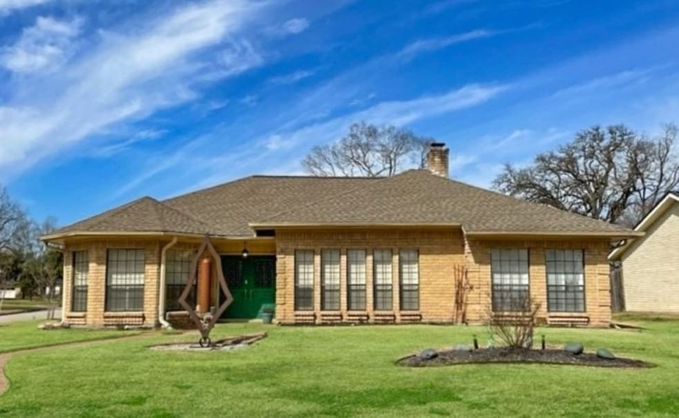Real estate property located at 2808 Apple Creek, Brazos, Briarcrest Estates Ph 3, Bryan, TX, US