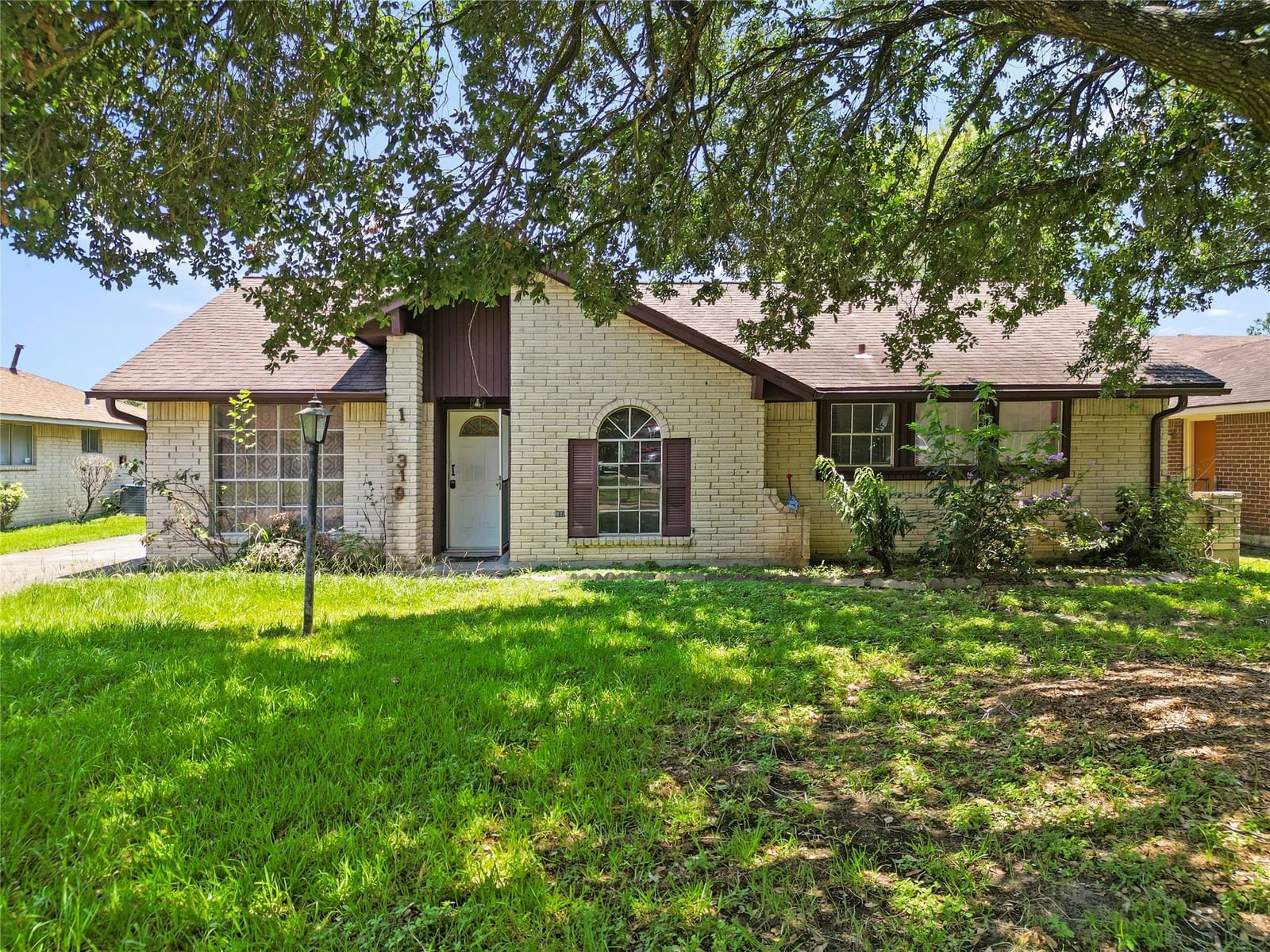 Real estate property located at 10319 Sageyork, Harris, Kirkmont Sec 01, Houston, TX, US