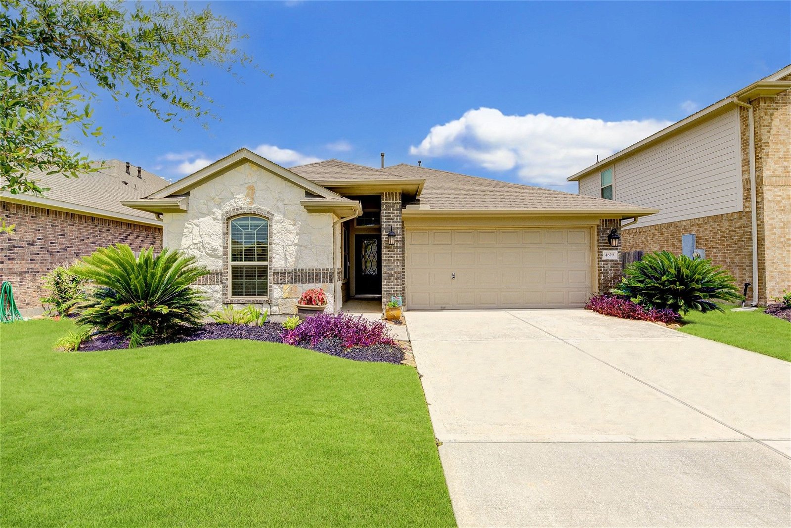 Real estate property located at 4829 La Piedra, Galveston, League City, TX, US