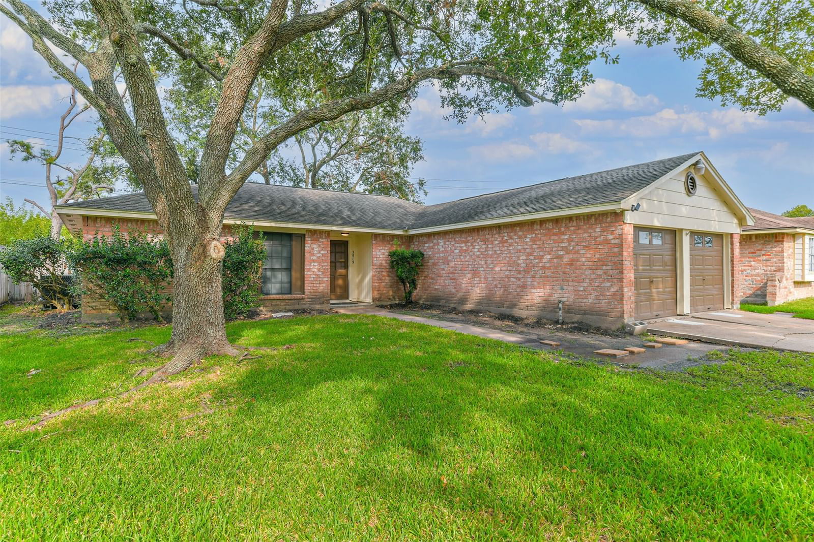 Real estate property located at 2819 Plymouth Colony, Harris, Heritage Park, Webster, TX, US