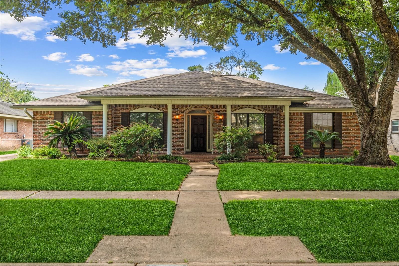 Real estate property located at 7618 Burning Hills, Harris, Maplewood West R/P, Houston, TX, US