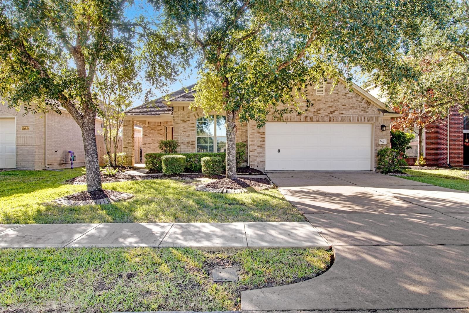Real estate property located at 12314 Shady Brook, Brazoria, Shadow Creek Ranch Sf1-Sf2-Sf3, Pearland, TX, US