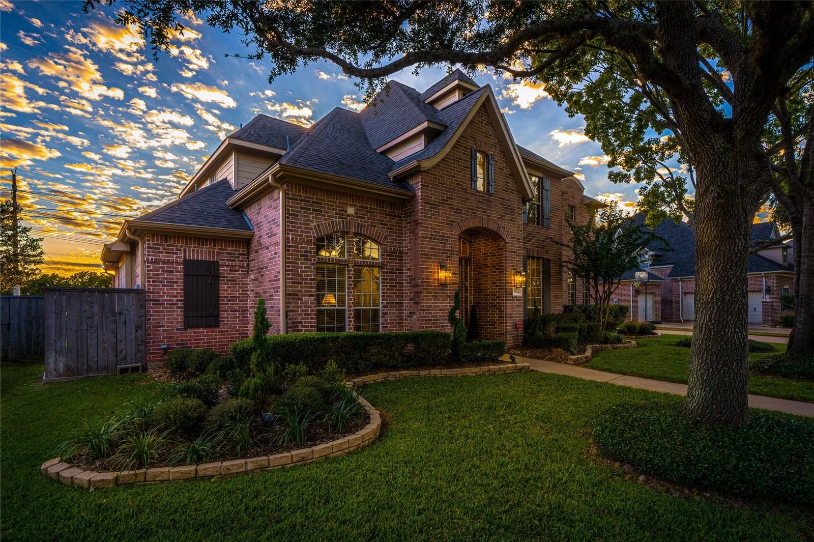 Real estate property located at 7824 Silent Forest, Fort Bend, Greatwood Tuscany Place Sec 1, Sugar Land, TX, US