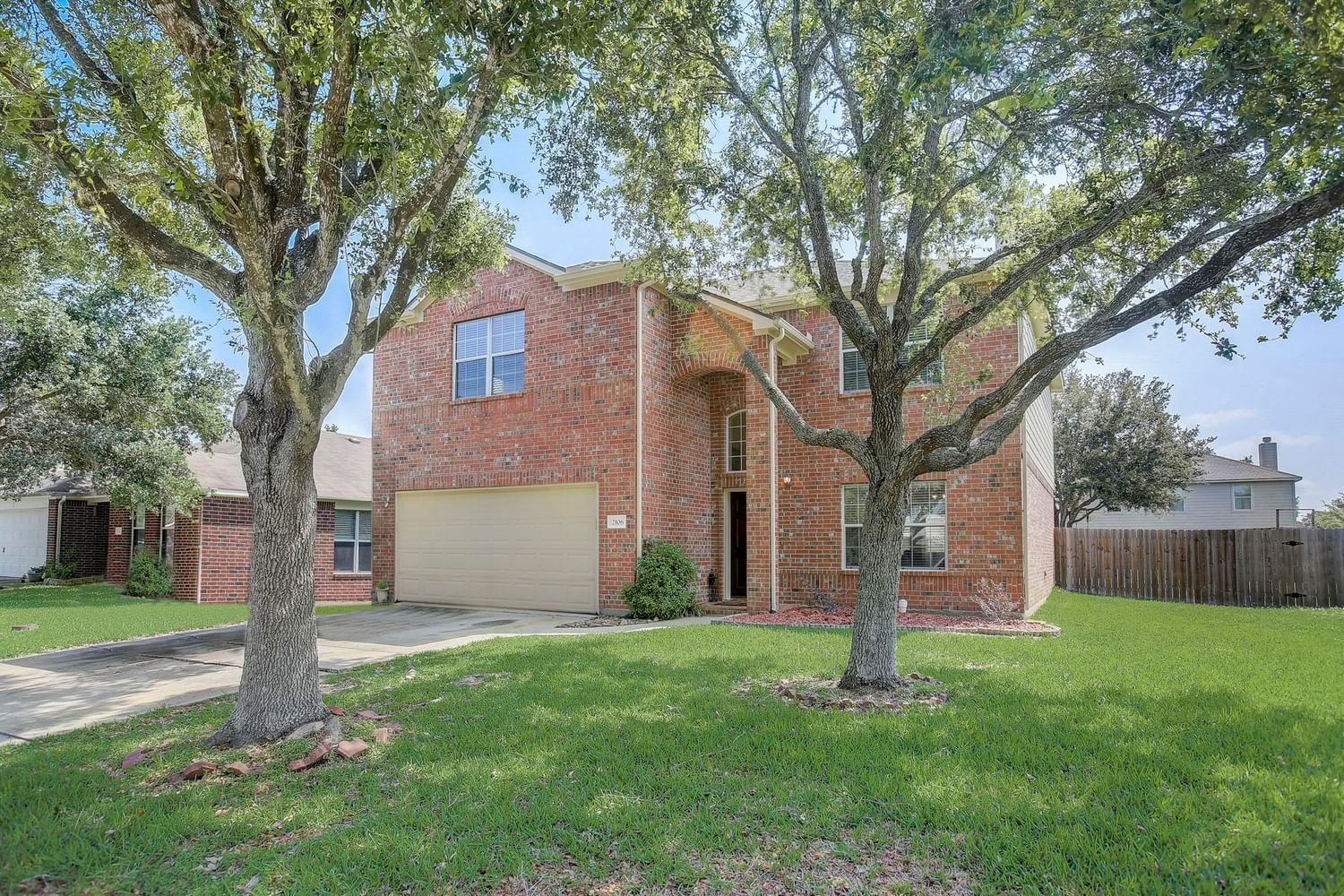 Real estate property located at 2106 Goldfinch, Galveston, Brittany Lakes Sec 9 2004, League City, TX, US