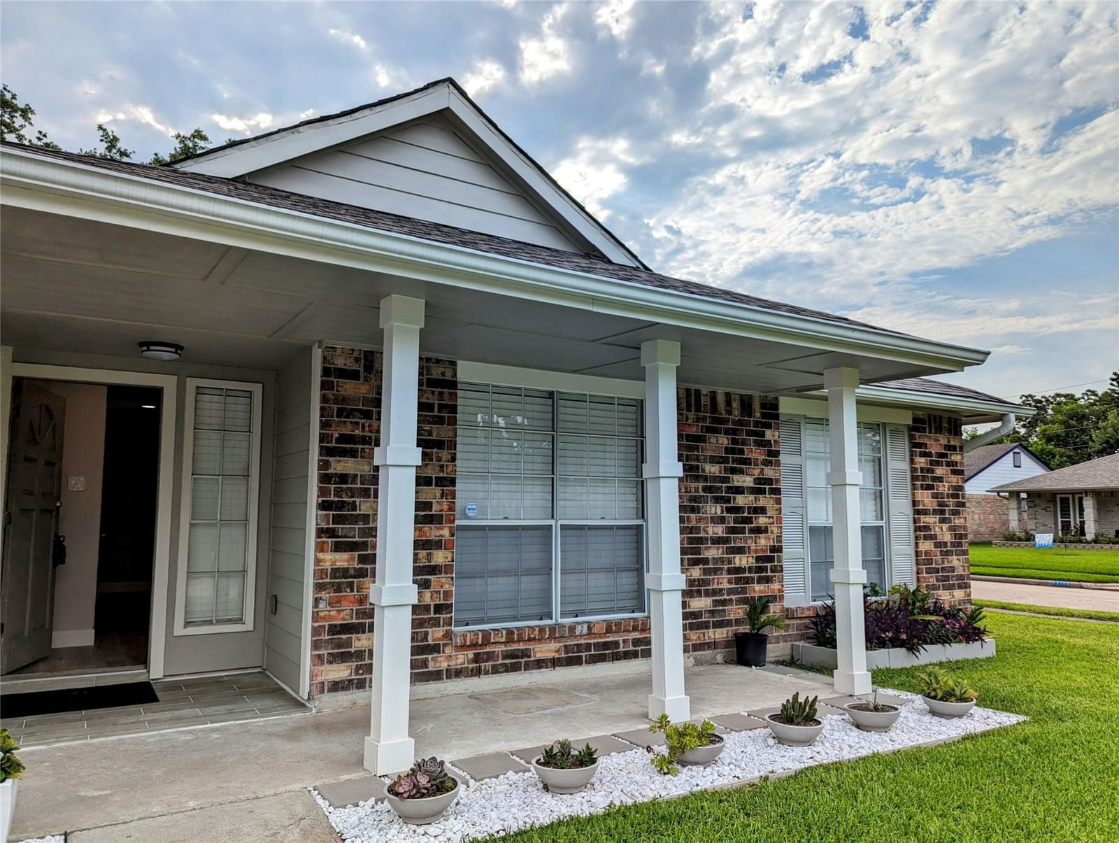 Real estate property located at 2117 Chesswood, Fort Bend, Barrington Place Sec 2, Sugar Land, TX, US