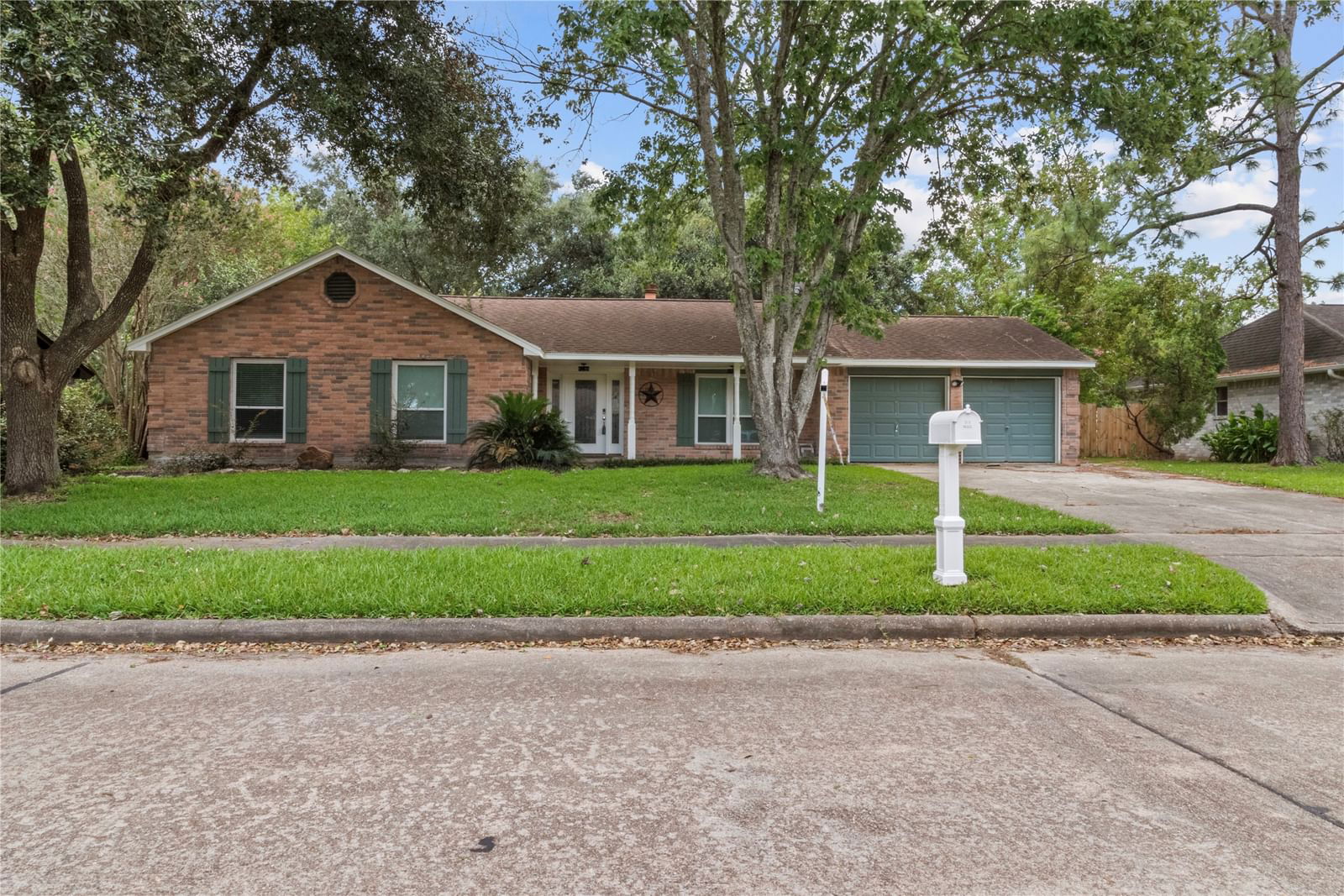 Real estate property located at 1310 Piney Woods, Galveston, Wilderness Trails, Friendswood, TX, US