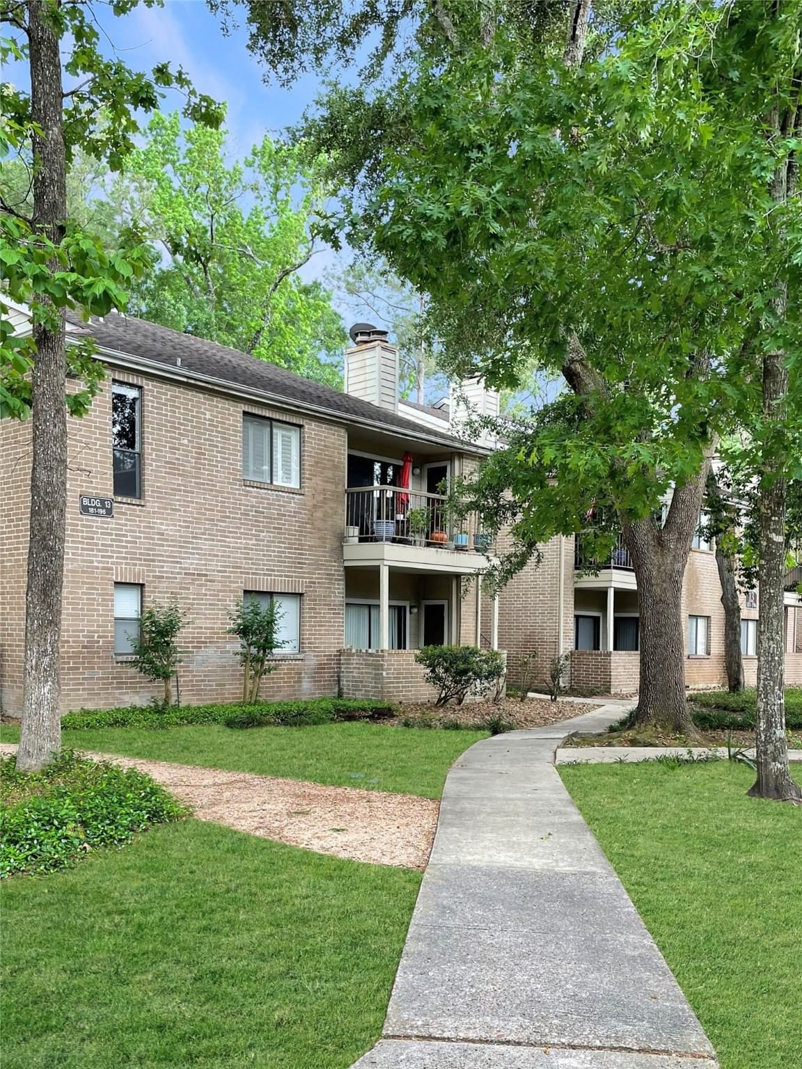 Real estate property located at 3500 Tangle Brush #194, Montgomery, Creekwood Vill Condos, The Woodlands, TX, US