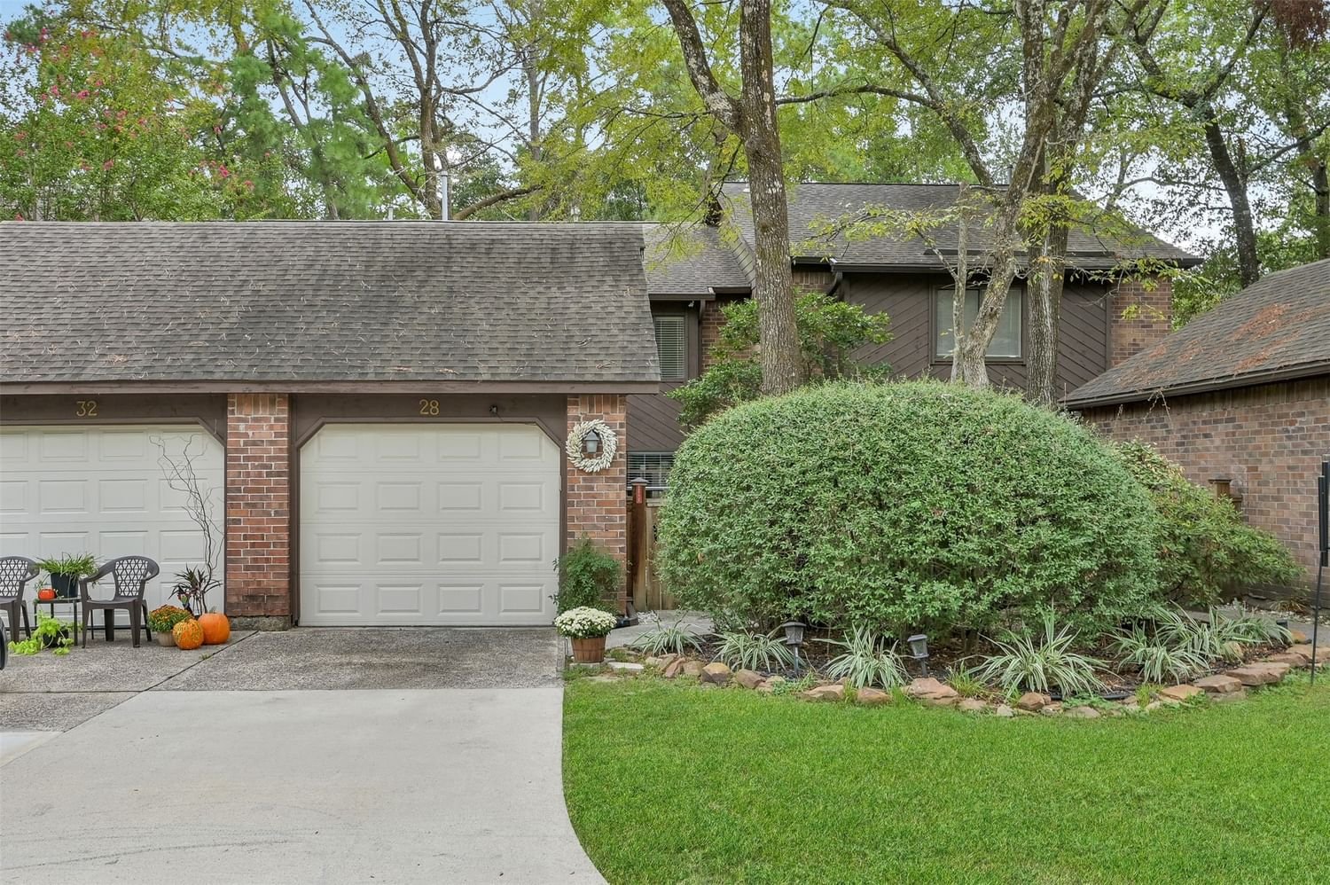 Real estate property located at 28 Willowood, Montgomery, The Woodlands, TX, US