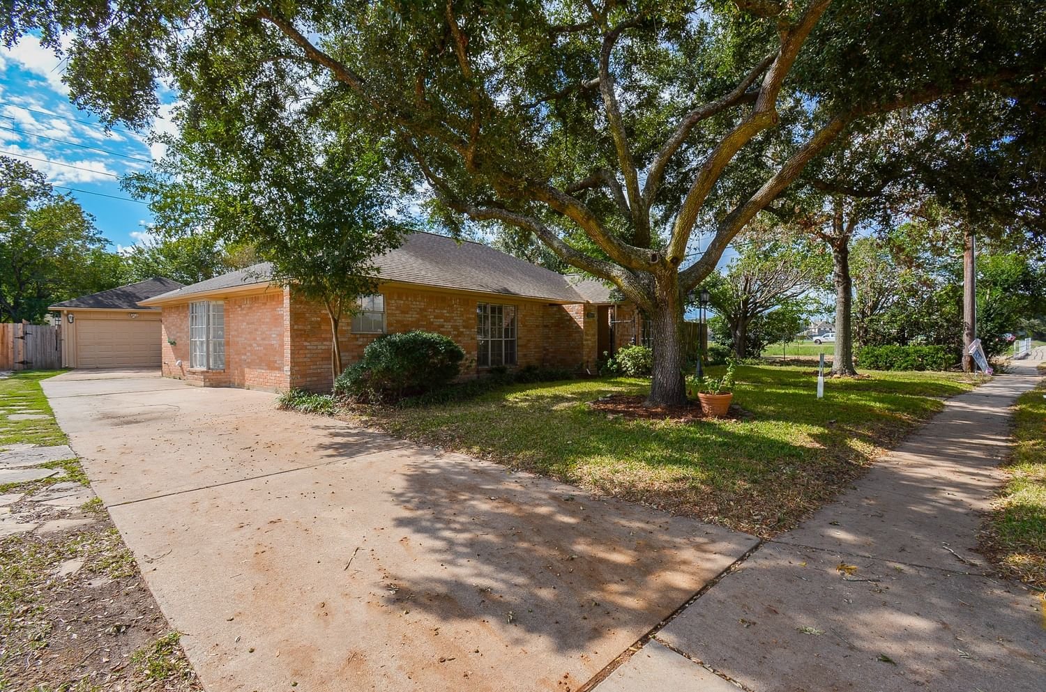 Real estate property located at 21443 Highland Knolls, Harris, Memorial Pkwy Sec 10, Katy, TX, US