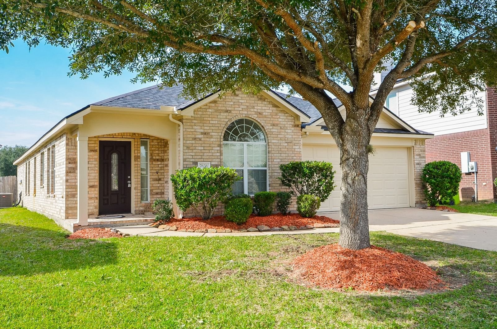 Real estate property located at 7626 Butler Lakes, Fort Bend, Summer Lakes Sec 2, Rosenberg, TX, US
