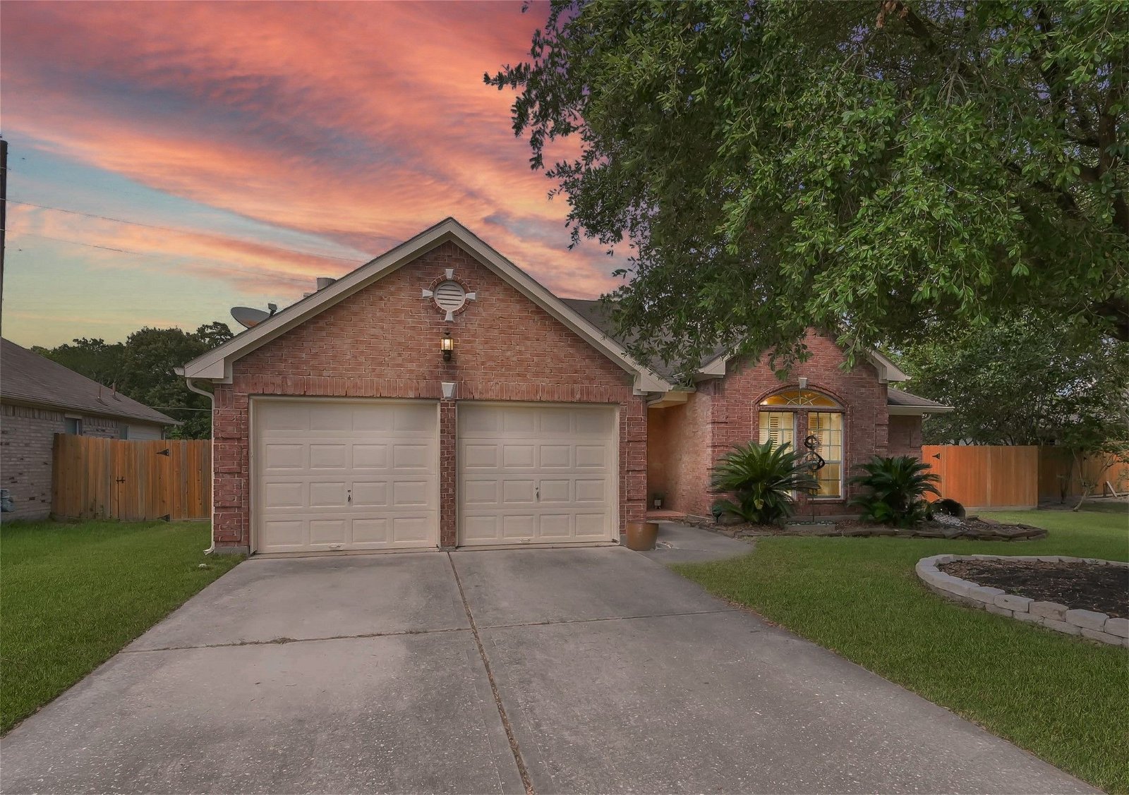 Real estate property located at 26002 Oakridge Forest, Montgomery, Spring, TX, US