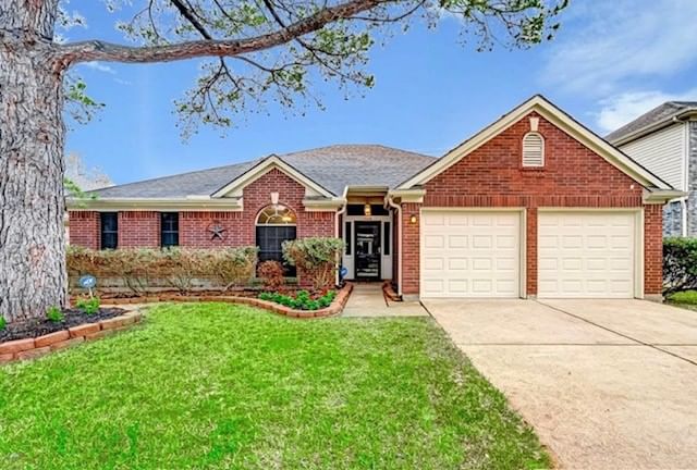 Real estate property located at 4818 Red Lantern Dr, Harris, Heritage Park, Friendswood, TX, US