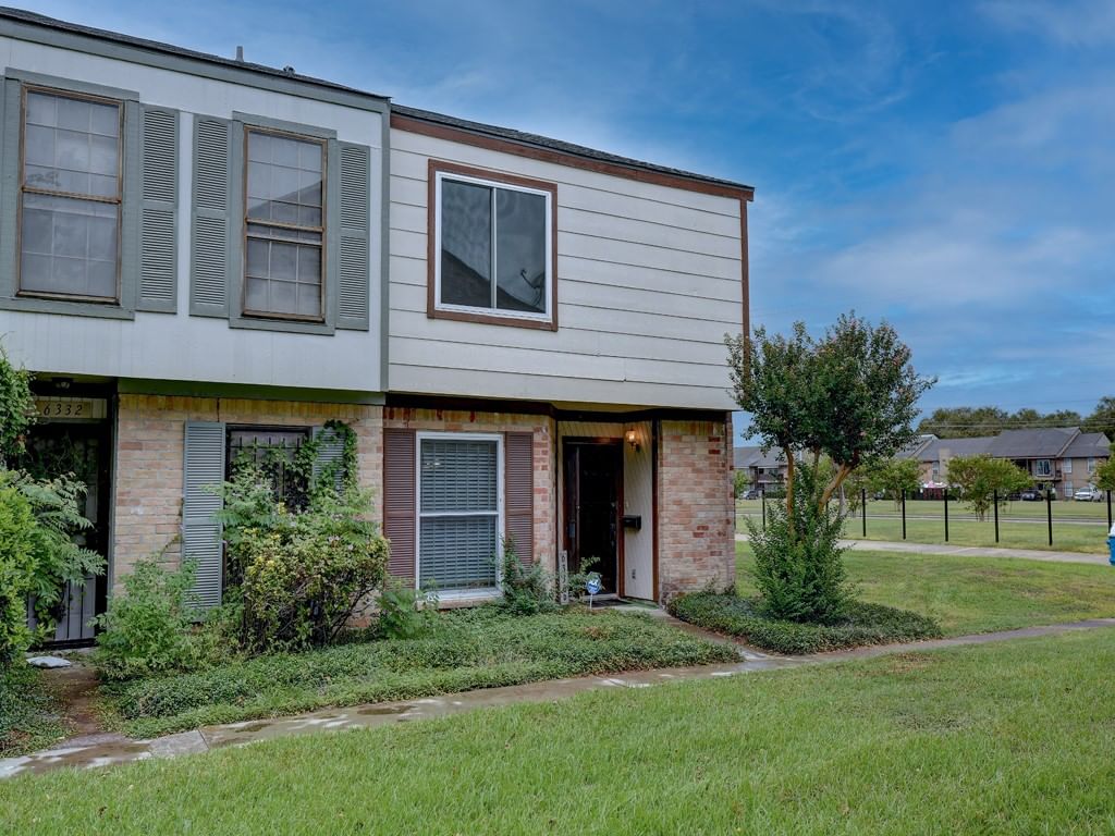 Real estate property located at 6330 Creekbend D, Harris, Northbrook Village Ph 02, Houston, TX, US