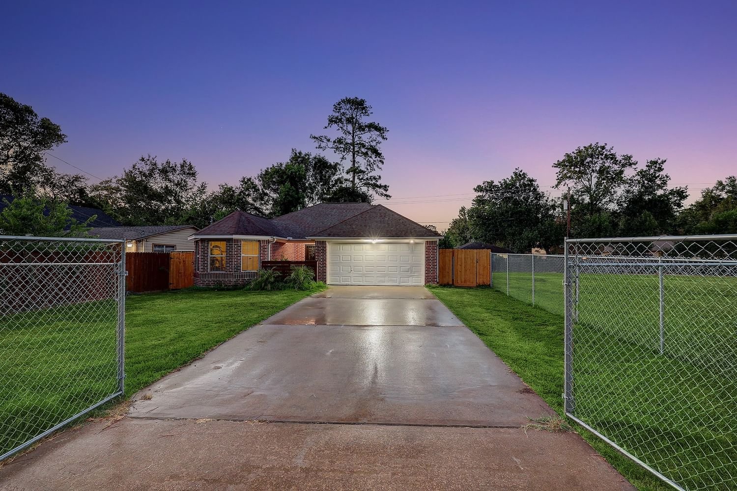 Real estate property located at 8205 Bigwood, Harris, Houston, TX, US