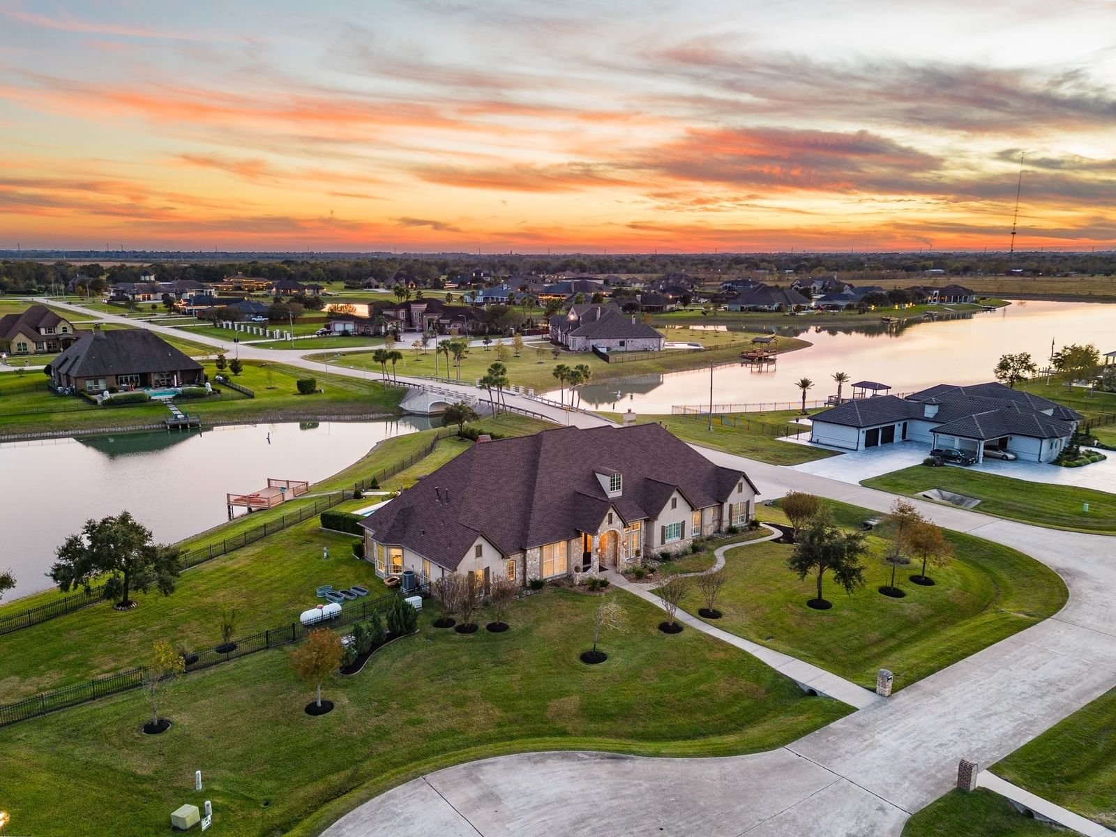 Real estate property located at 6802 Oak, Galveston, The Lakes Of Bay Area, Dickinson, TX, US