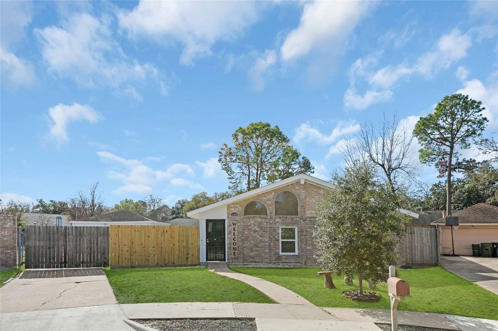 Real estate property located at 13619 Woodchester, Fort Bend, Covington Woods Sec 1, Sugar Land, TX, US