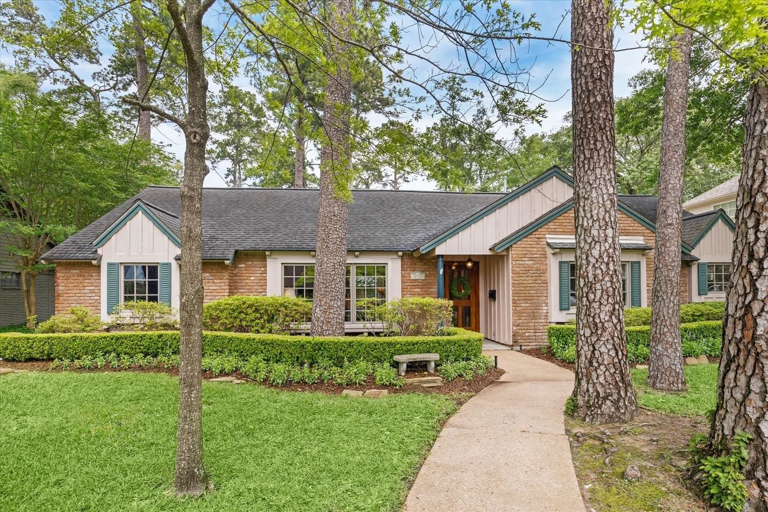 Real estate property located at 12122 Old Oaks, Harris, Memorial Forest, Houston, TX, US