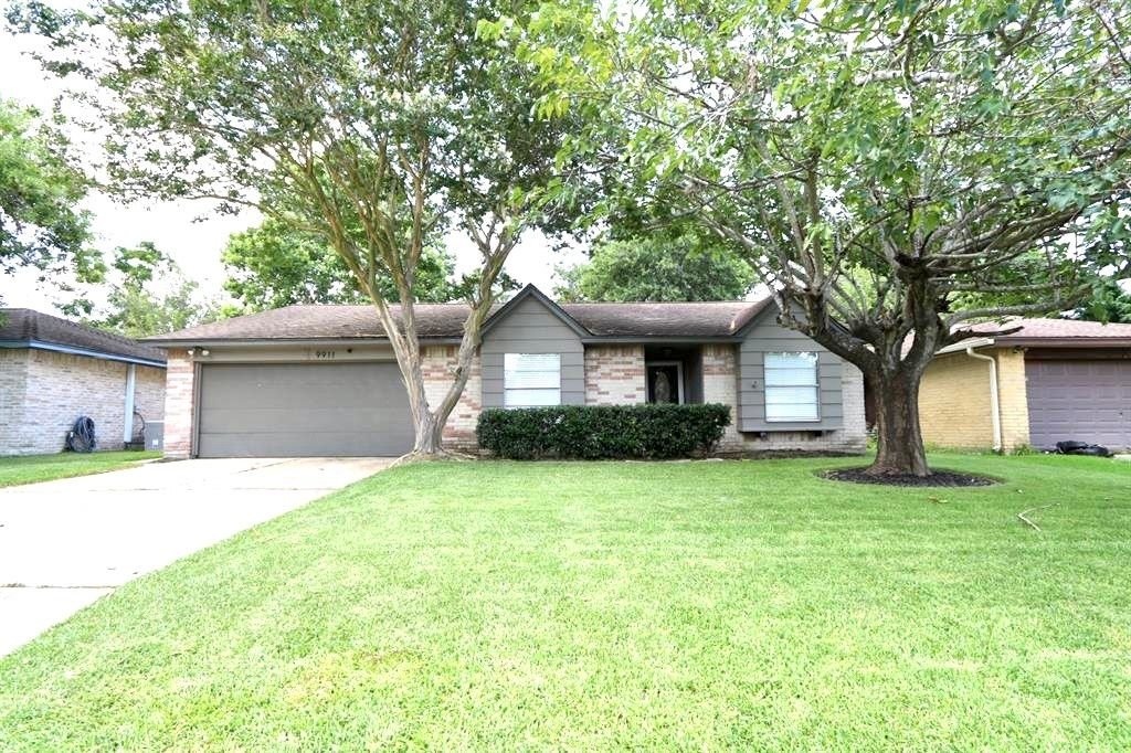 Real estate property located at 9911 Hummingbird, Harris, La Porte, TX, US