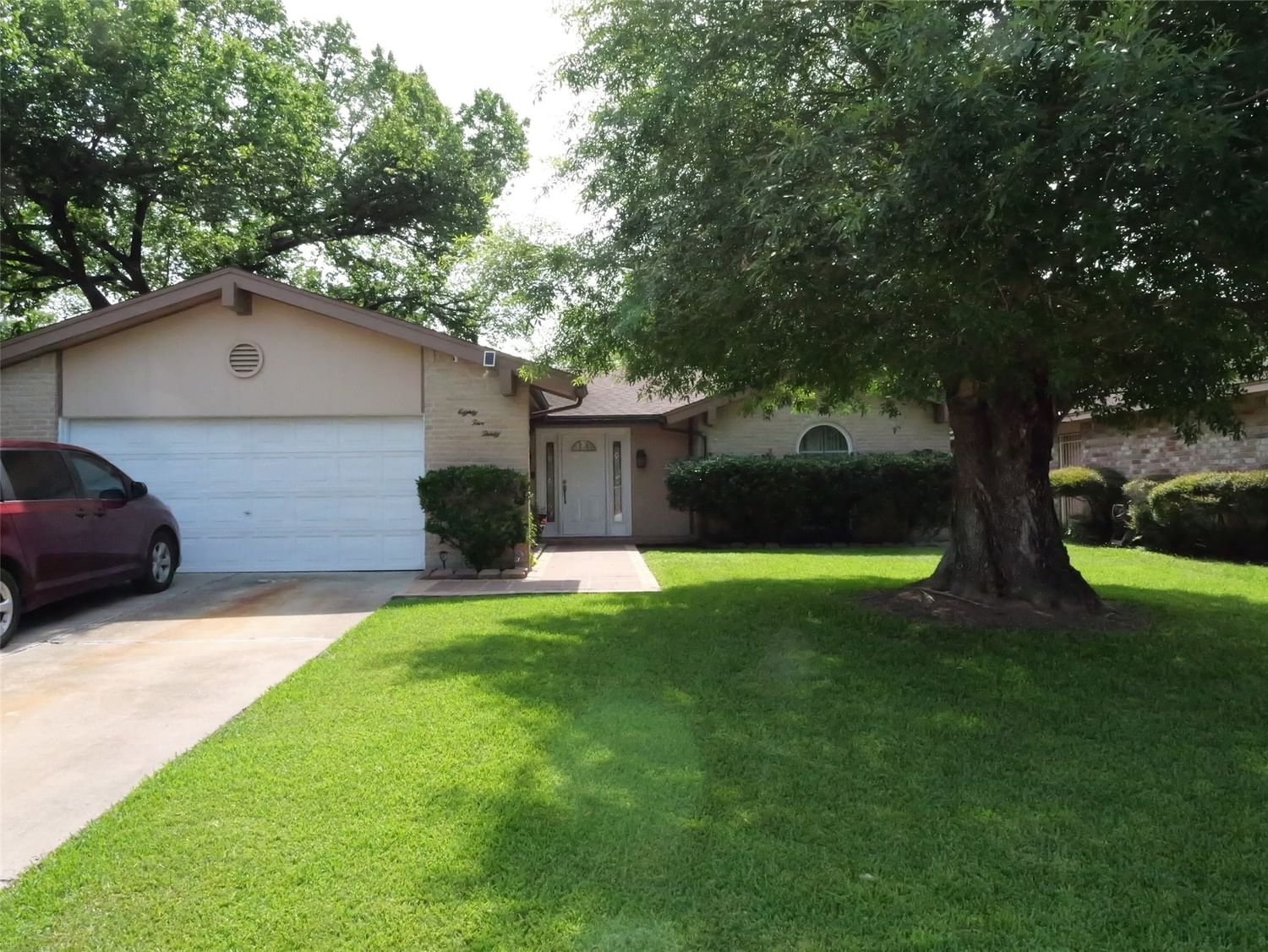 Real estate property located at 8530 Old Meadow, Harris, Westbank, Houston, TX, US