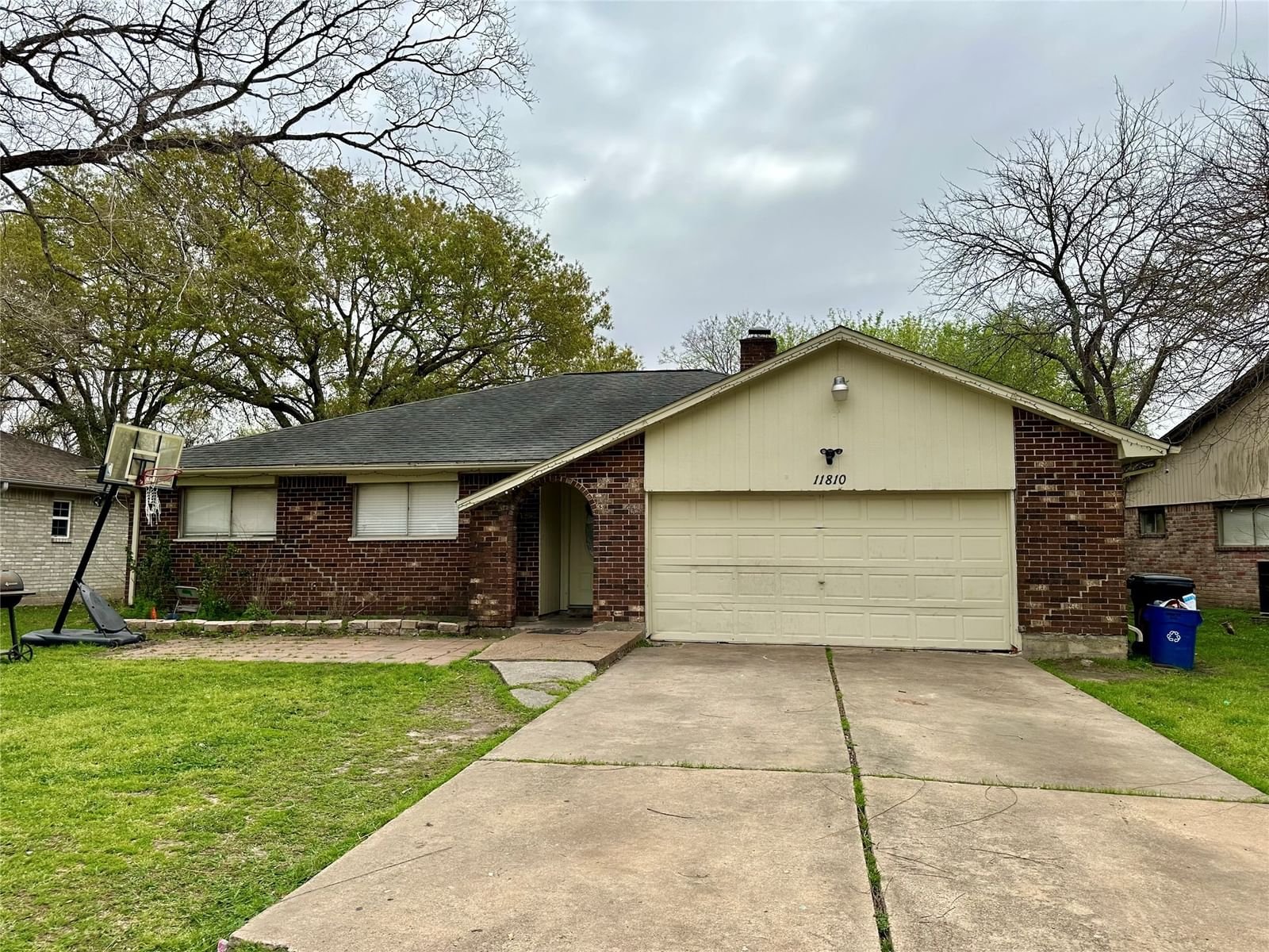 Real estate property located at 11810 Grapewood, Harris, Wood Meadow Sec 01 02 R/P, Houston, TX, US