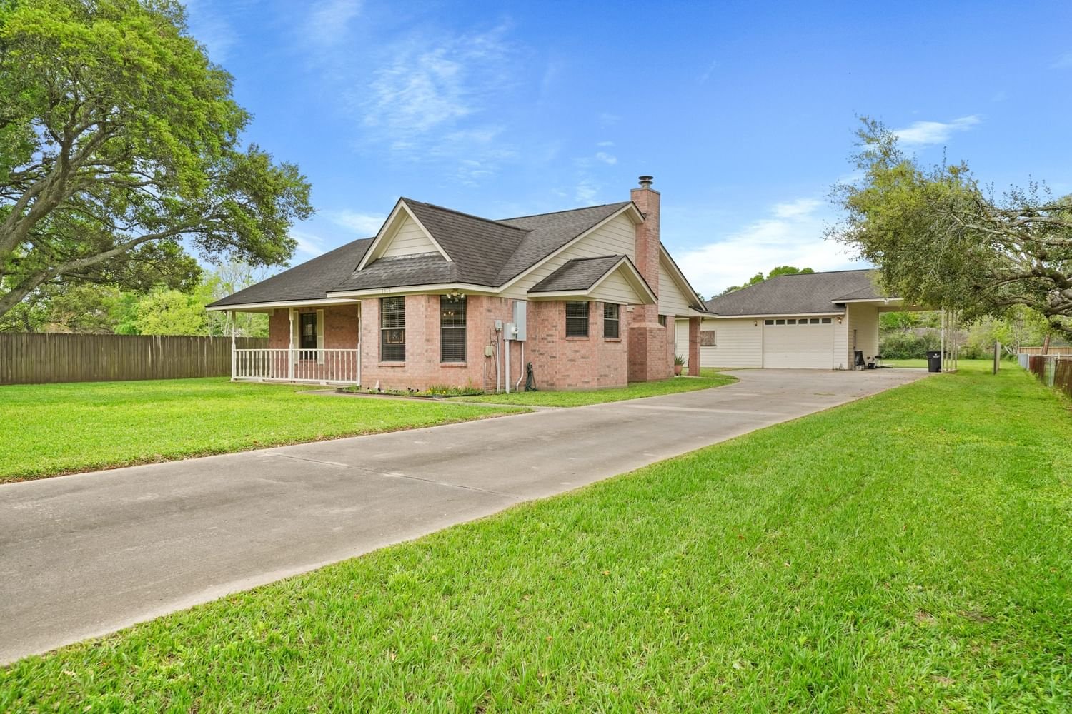 Real estate property located at 1304 Moller, Brazoria, Irene Eilers King, Alvin, TX, US