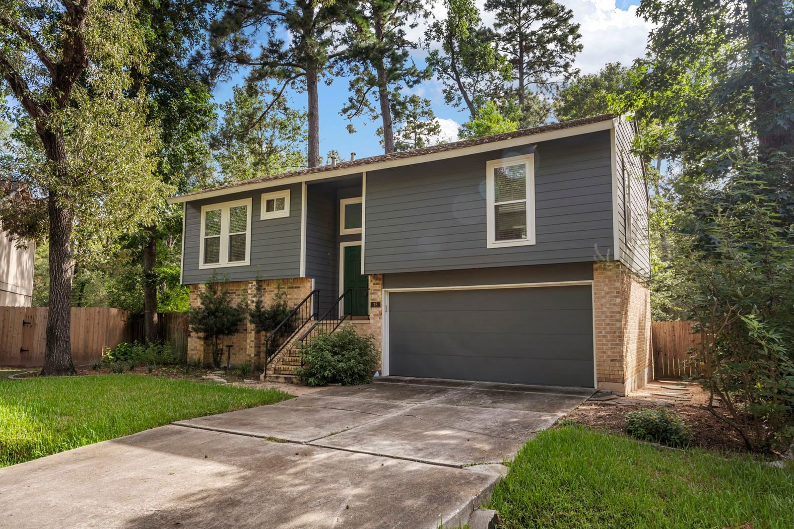 Real estate property located at 18 Briervine, Montgomery, Wdlnds Village Panther Ck, The Woodlands, TX, US