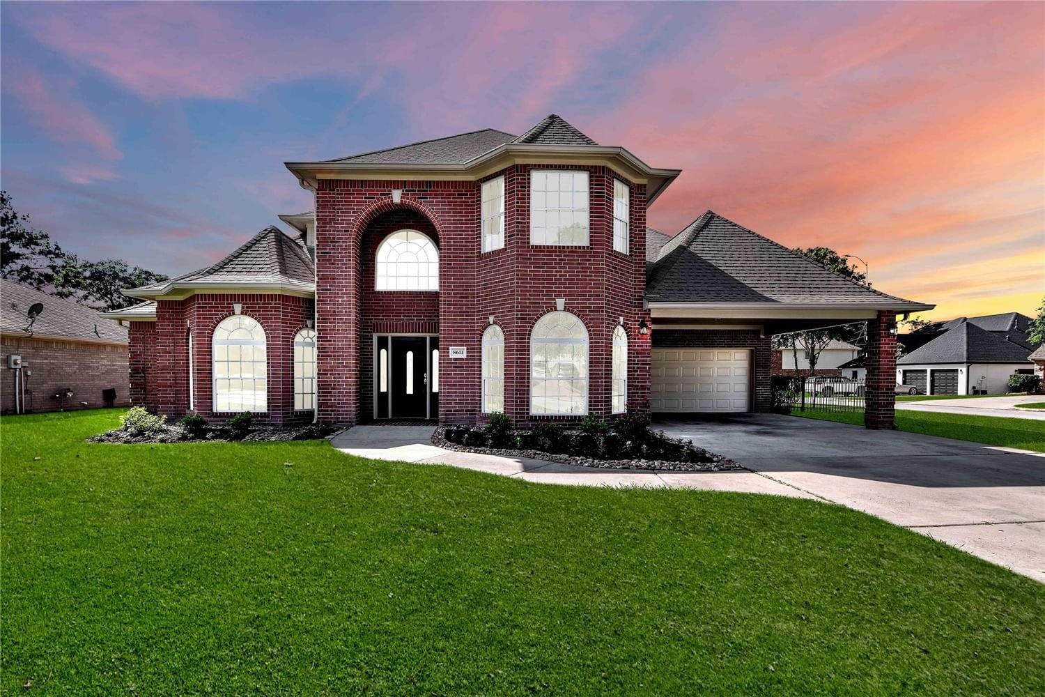 Real estate property located at 8611 Malardcrest, Harris, Walden On Lake Houston Ph 03, Humble, TX, US