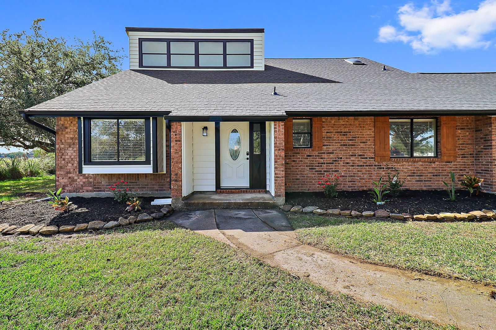 Real estate property located at 15807 Lakeview, Chambers, Rwj Airpark, Beach City, TX, US