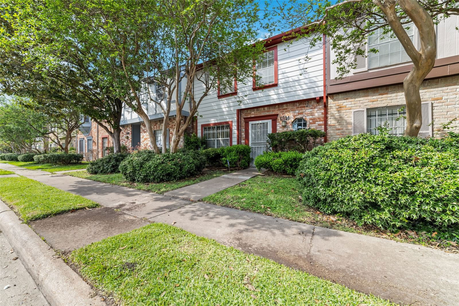 Real estate property located at 11124 Village Bend #1124, Harris, Westhampton Village T/H, Houston, TX, US
