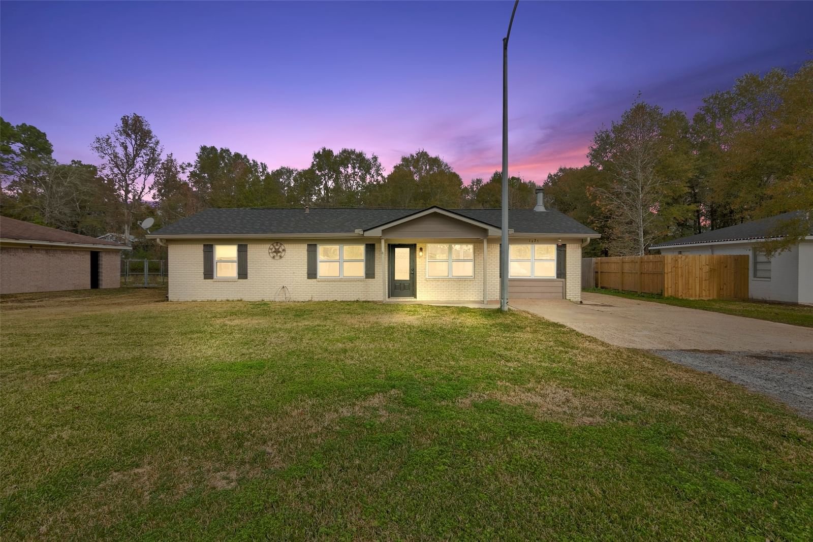 Real estate property located at 1425 Windwood, Orange, Karen Add, Vidor, TX, US