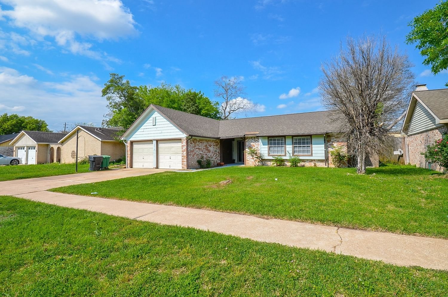 Real estate property located at 12410 South, Harris, Huntington Village Sec 02, Houston, TX, US