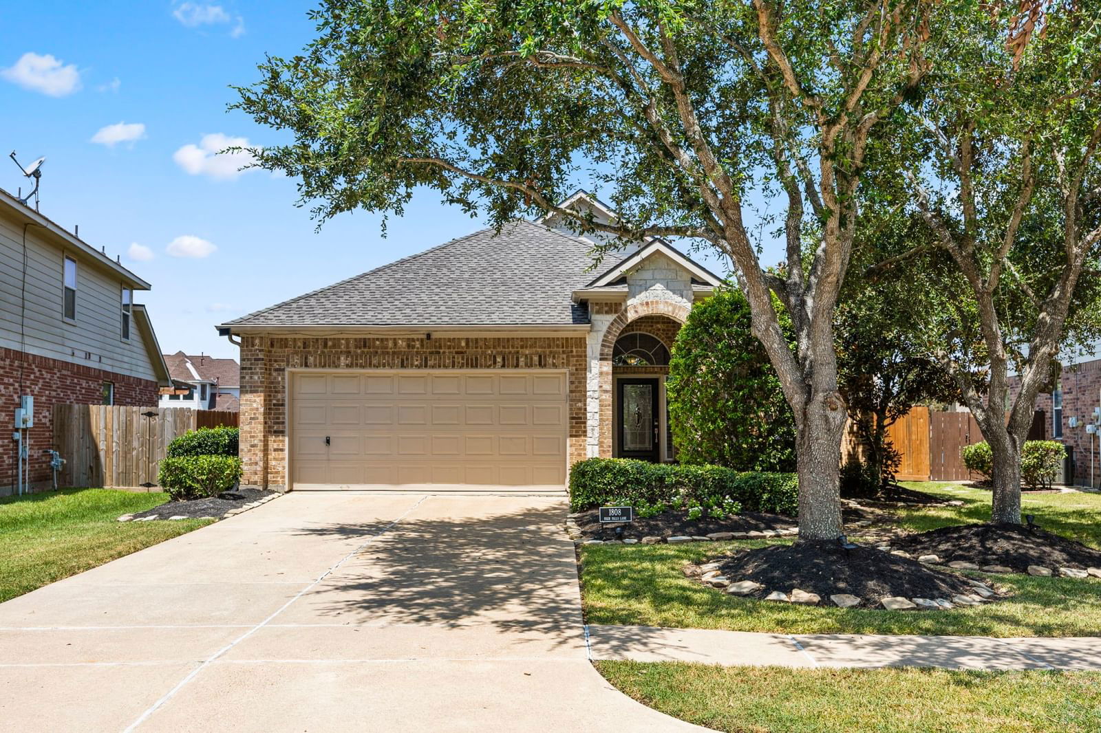 Real estate property located at 1808 High Falls, Brazoria, The Lakes At Highland Glen, Pearland, TX, US