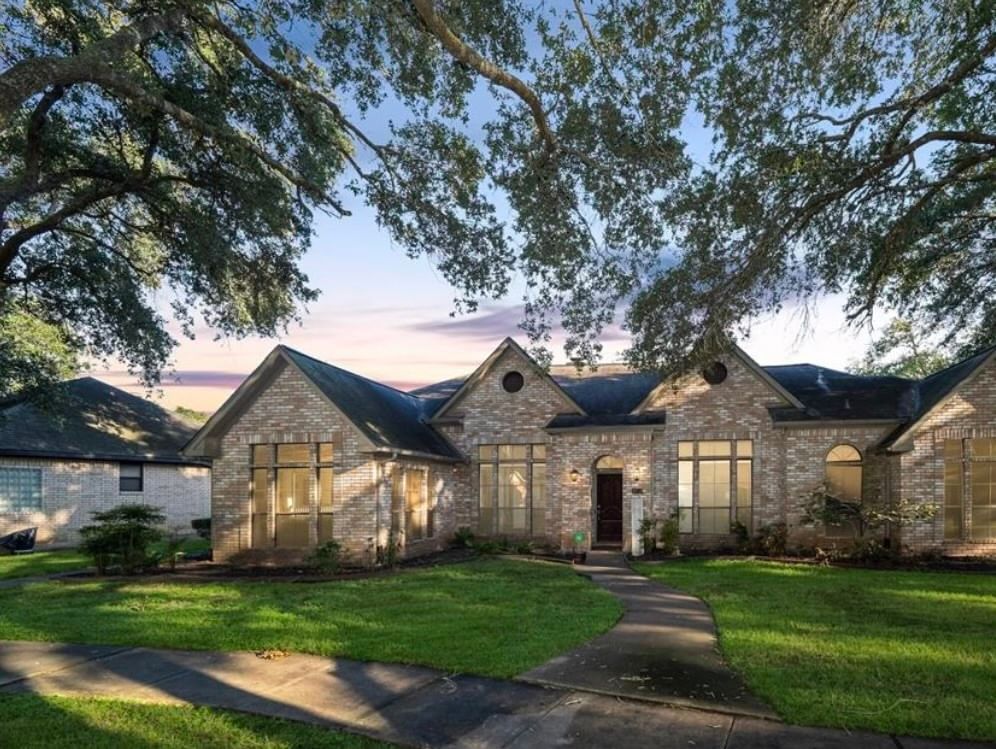 Real estate property located at 4759 Lake Village, Fort Bend, Weston Lakes Village Sec 1, Fulshear, TX, US